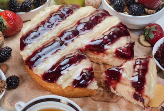 Пирог Голландский вишневый