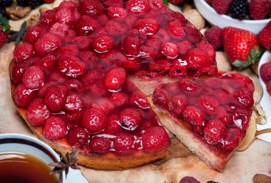 Пирог Голландский малиновый