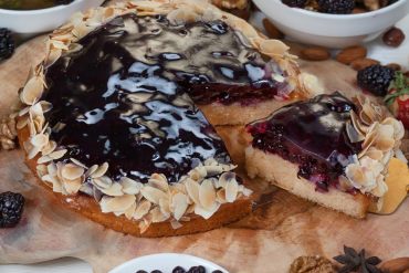 Пирог Голландский черничный